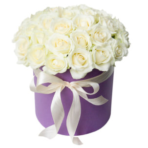 Цветы в коробке "Белые Розы"
